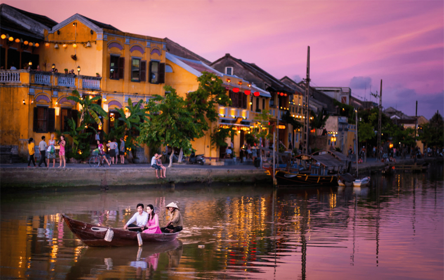 When is the best time to visit Hoian?