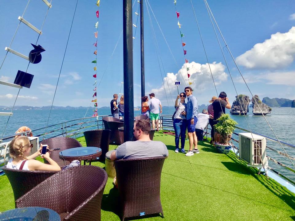 The weather in Halong Bay in April