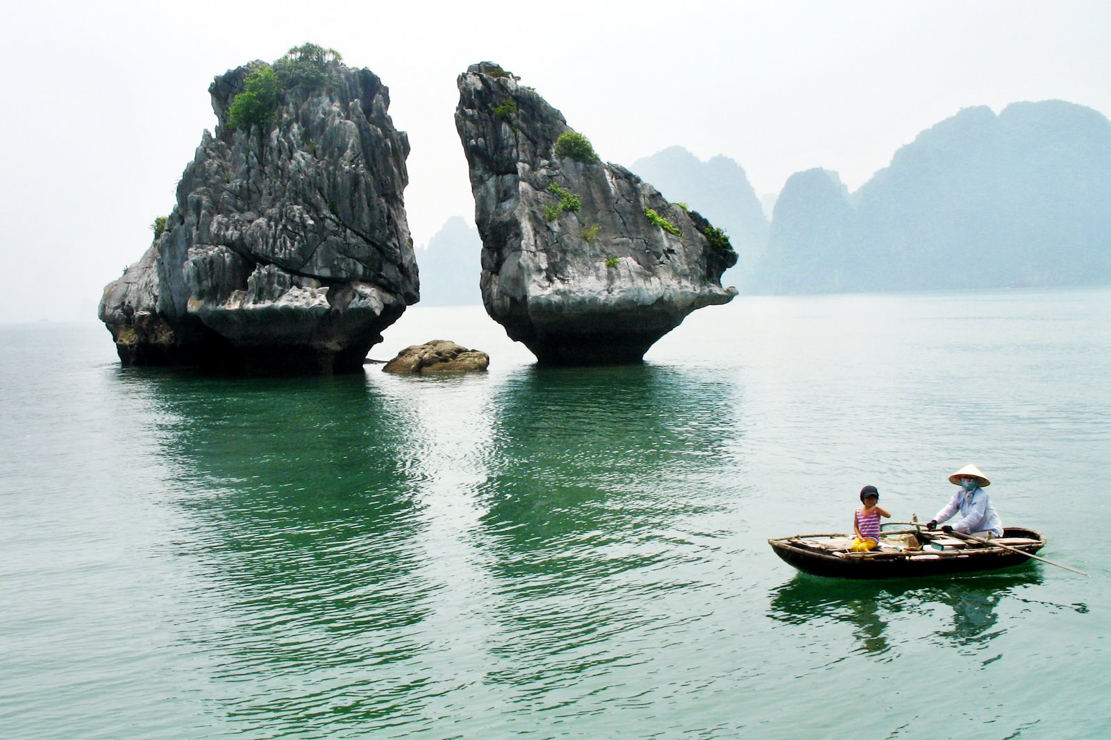 The weather in Halong Bay in May