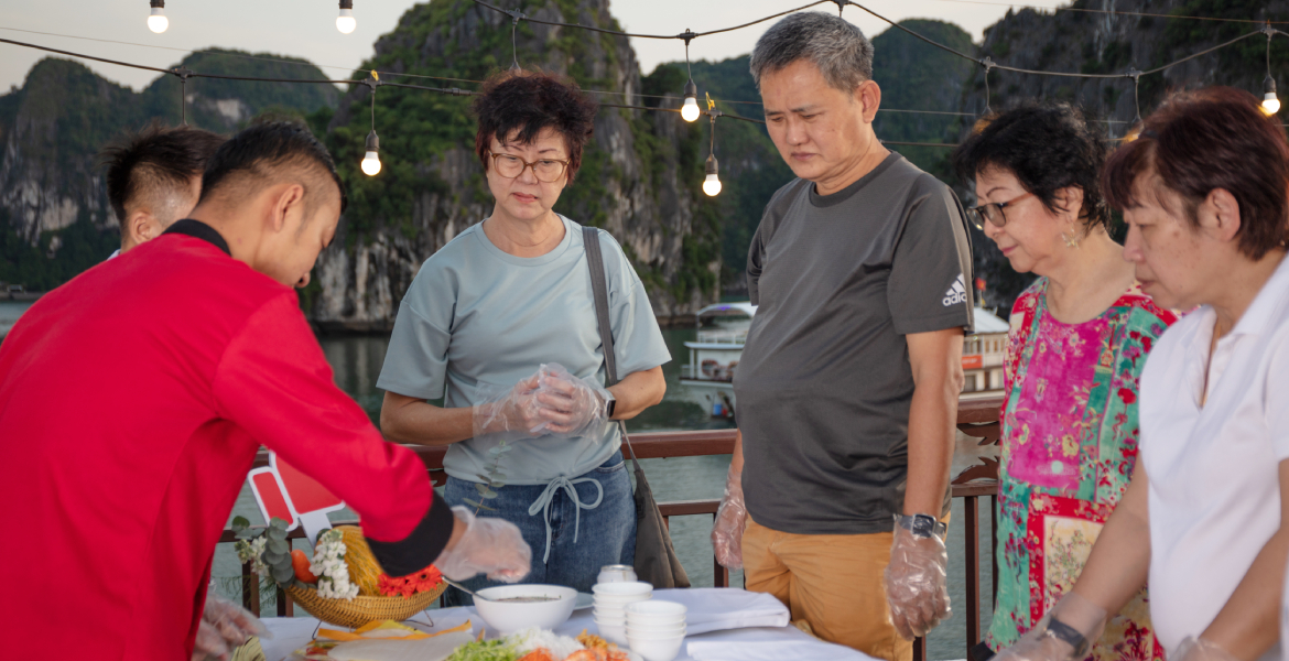 Amanda Cruise Halong Bay