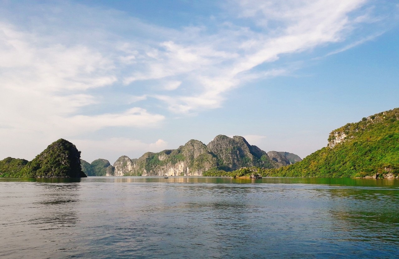 Estella Cruise - Halong Bay, Lan Ha Bay Day Boat