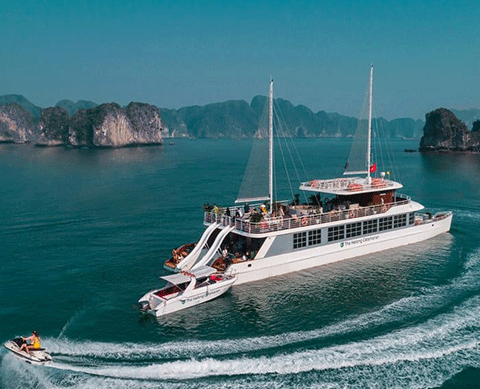 catamaran cruise vietnam