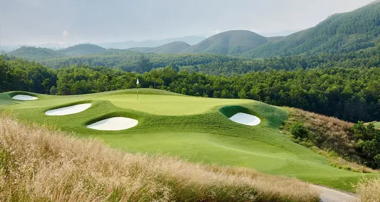 Hanoi, Hoa Binh, Ninh Binh Golf Tour