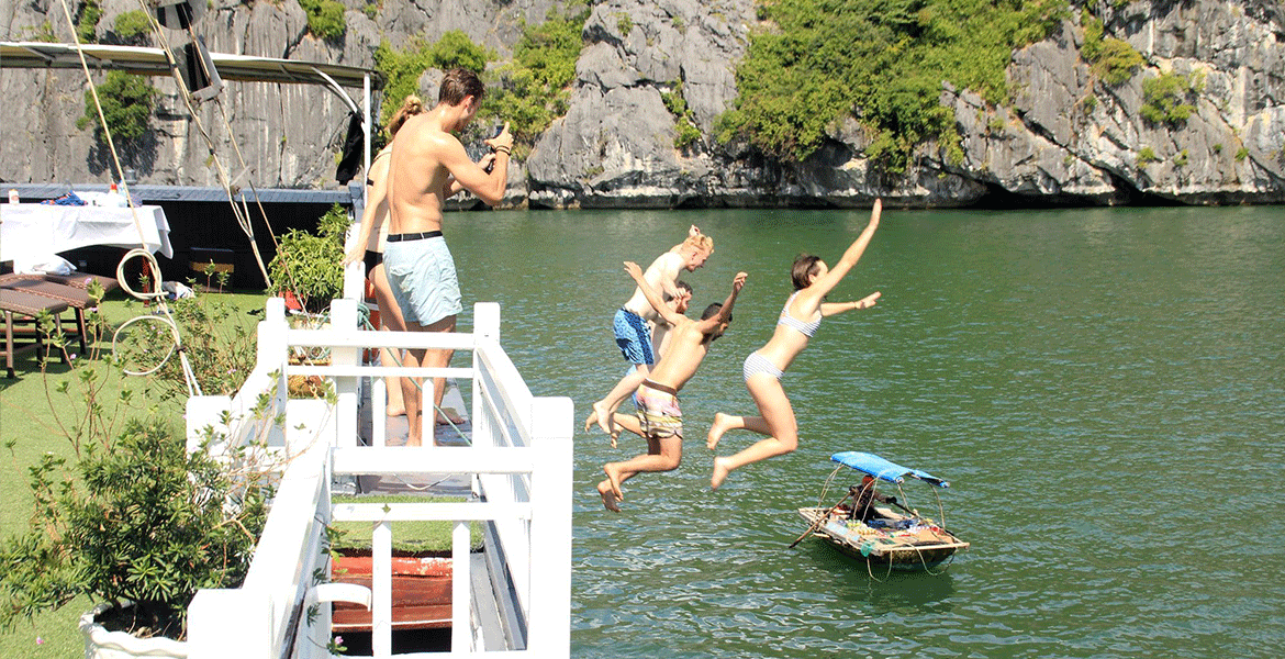 Halong Bay Cruise Exploration