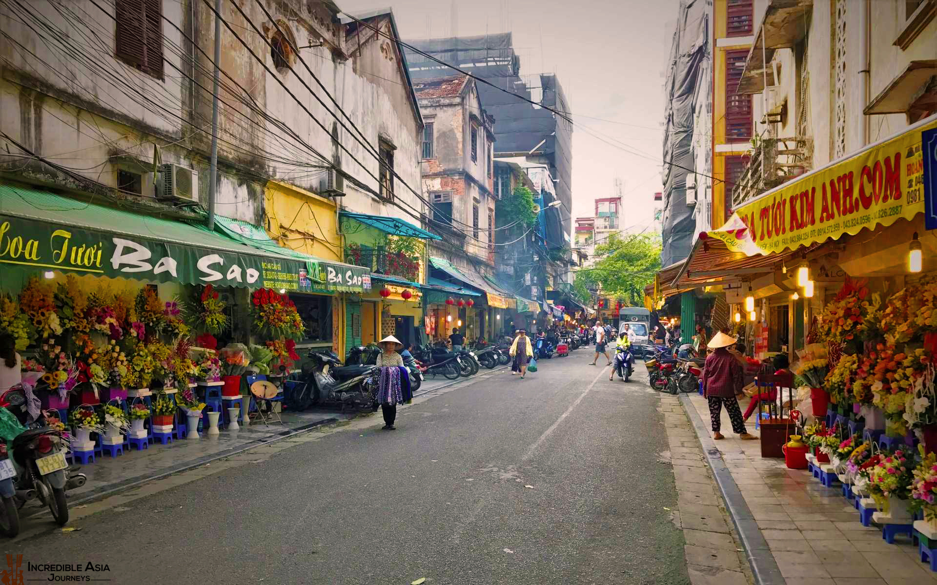 Hang Be Market in Hanoi Old Quarter