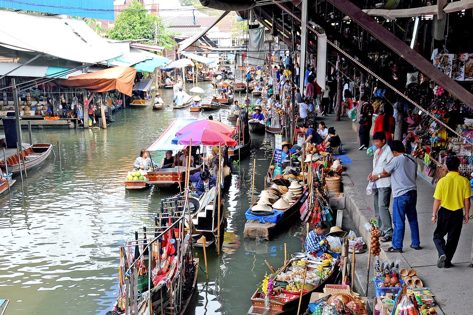 Bangkok - Floating market - Train market - Kanchanaburi.