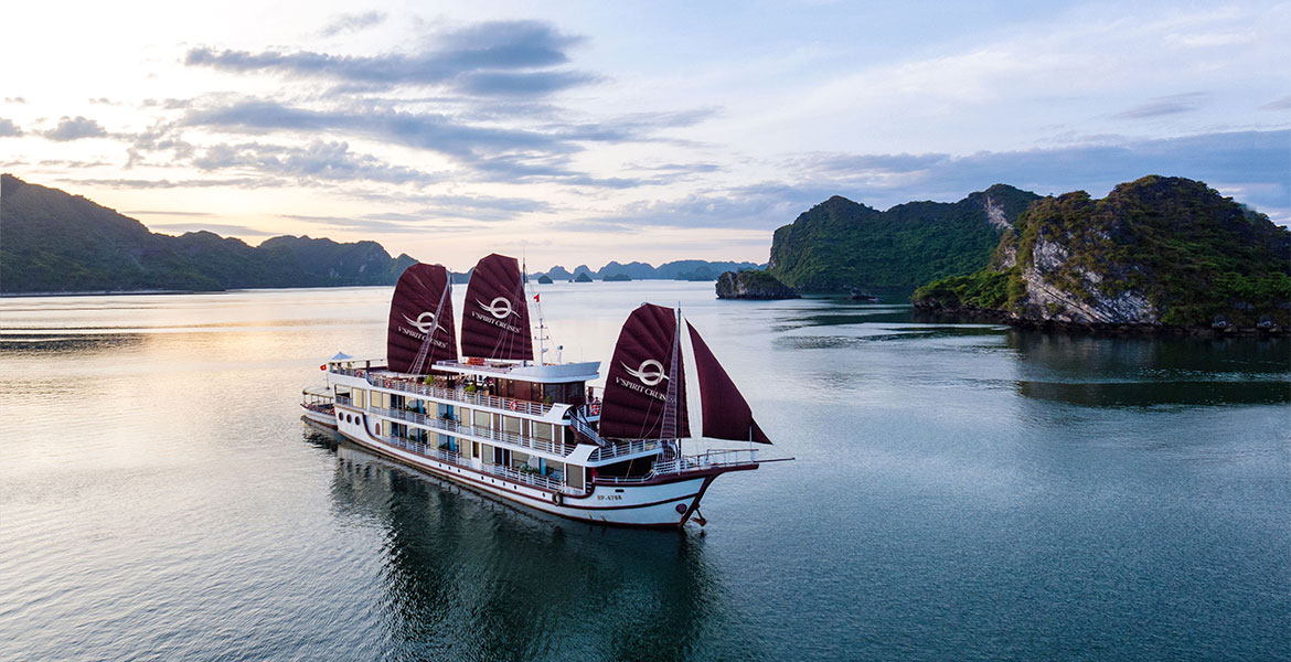 Halong Bay Overnight Cruise