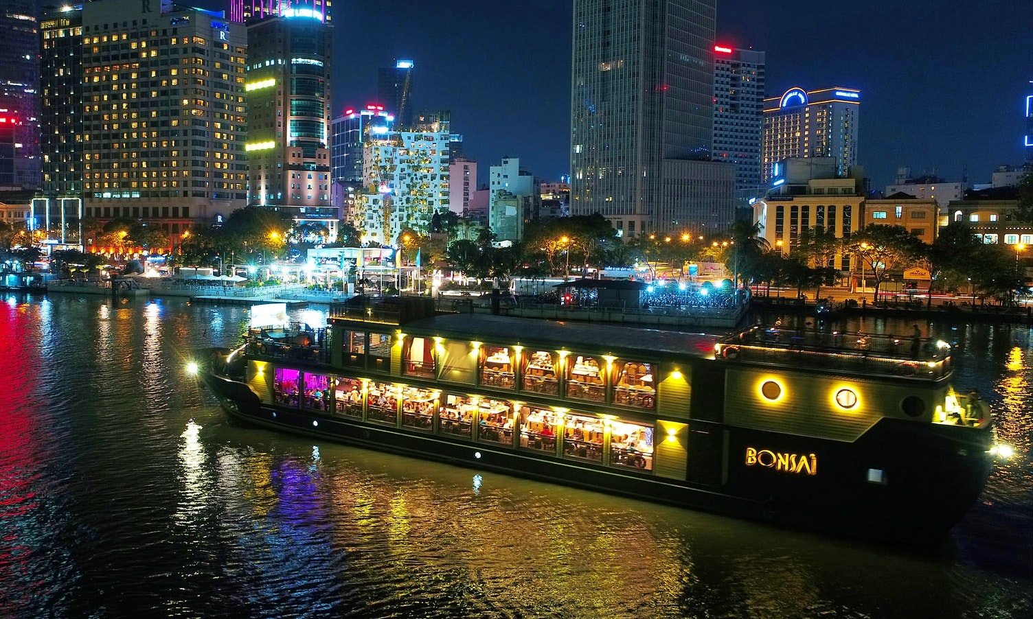 HCMC Arrival – Dinner on cruise.