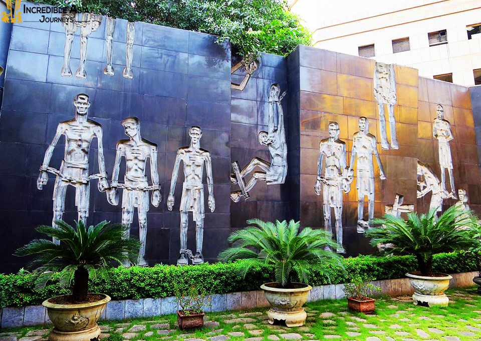 Hoa Lo Prison