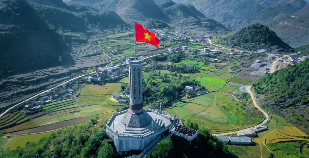 Lung Cu Flag Tower