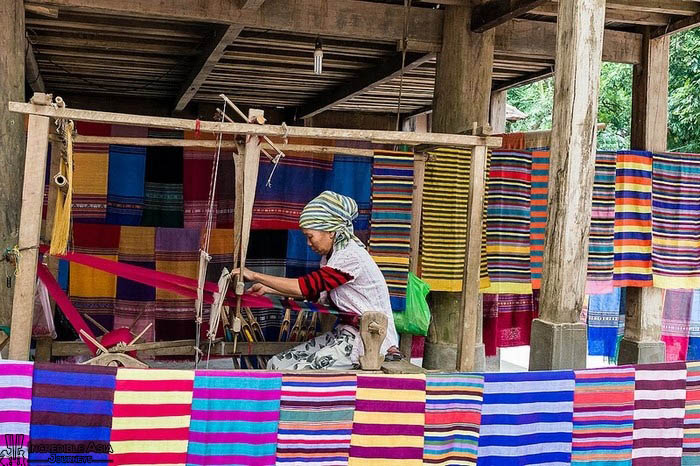 Weaving in Mai Chau