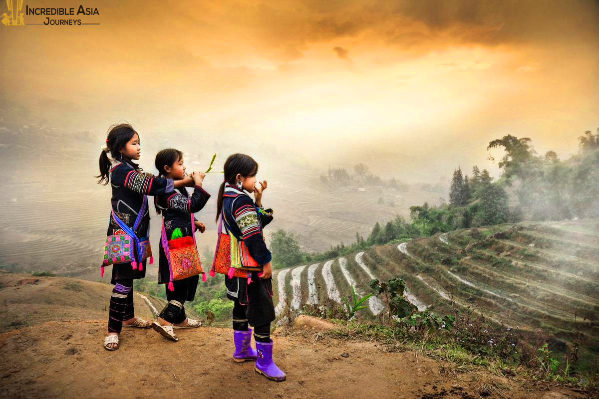 Sapa trekking with local children