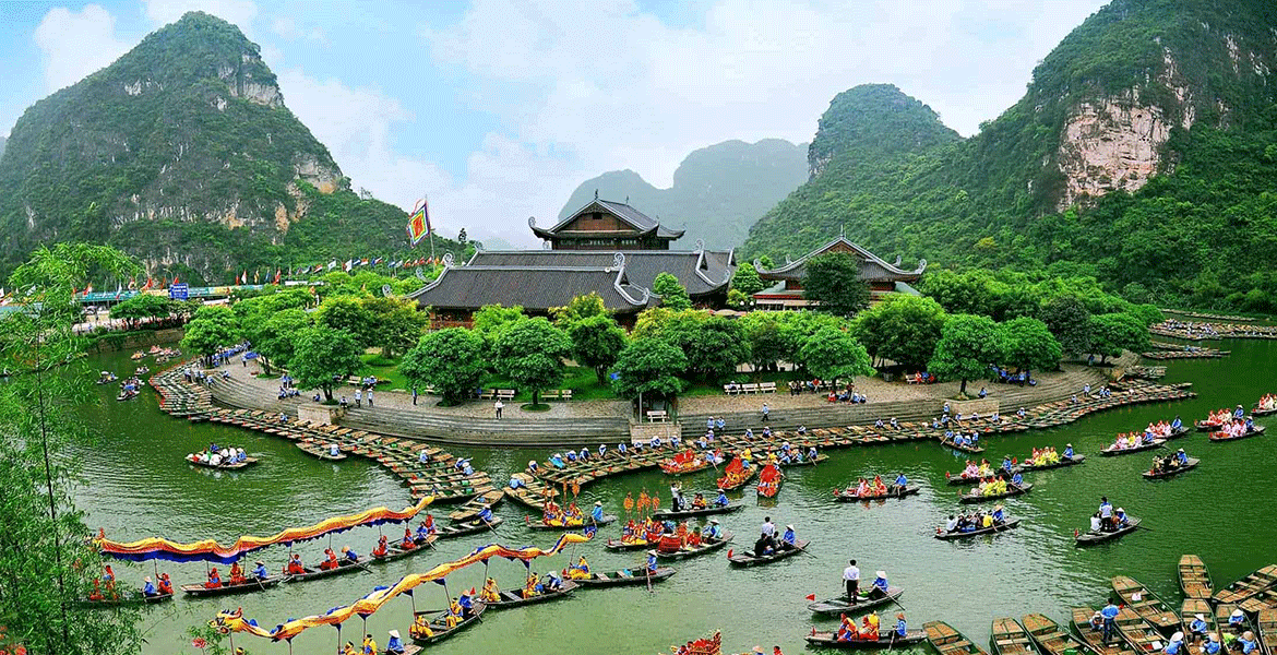 Authentic Vietnam Tour - Hanoi, Tam Coc, Halong