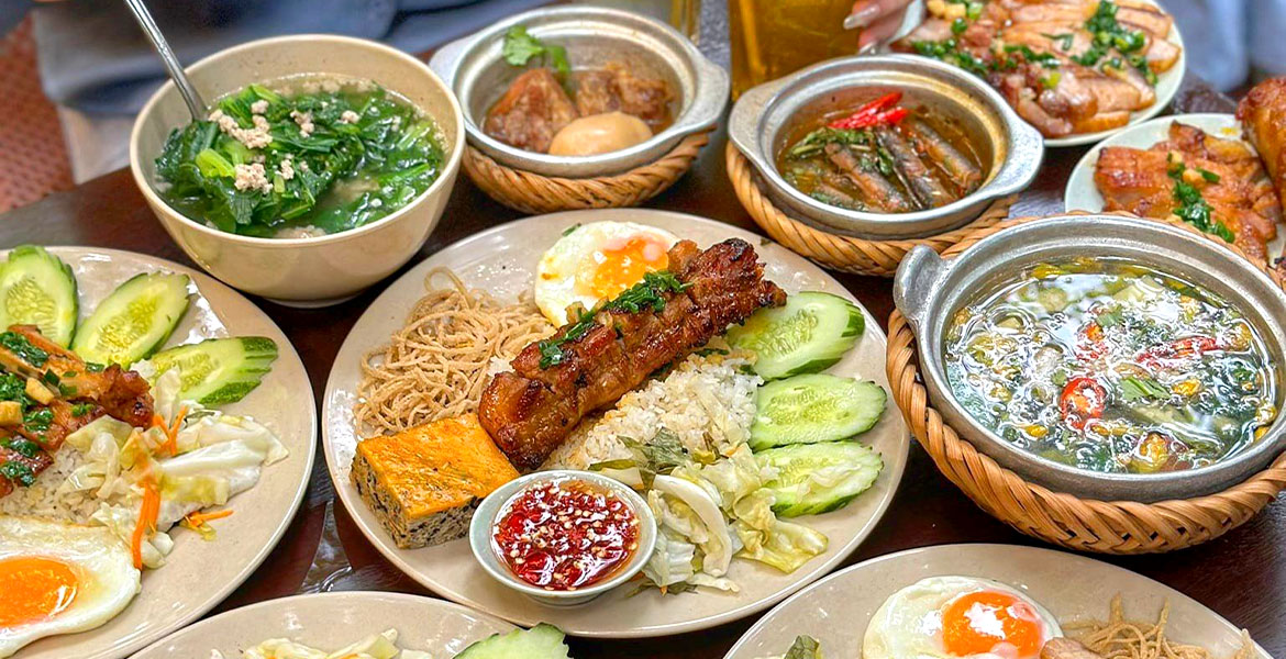 Vietnam Authentic Food Tour
