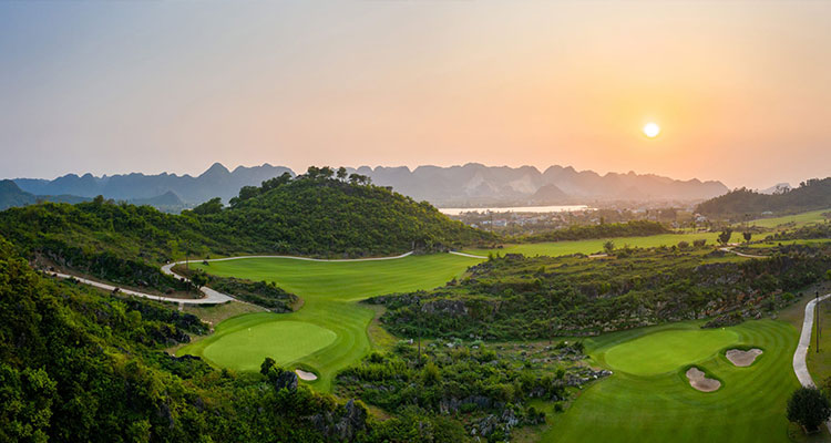 Hanoi, Hoa Binh, Ninh Binh Golf Tour
