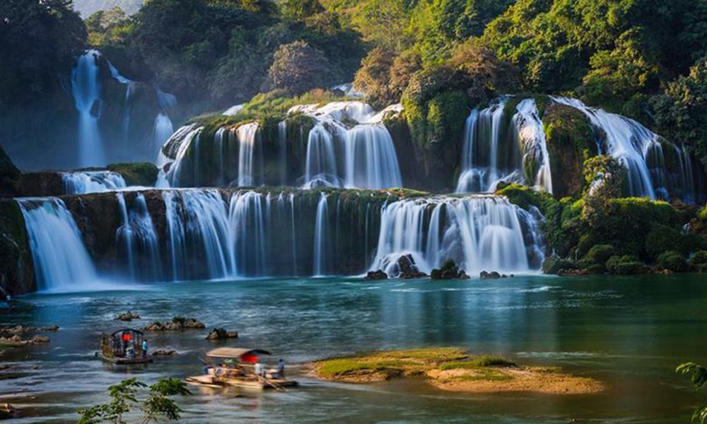 Ban Gioc Waterfall – Ba Be Lake Group Tour