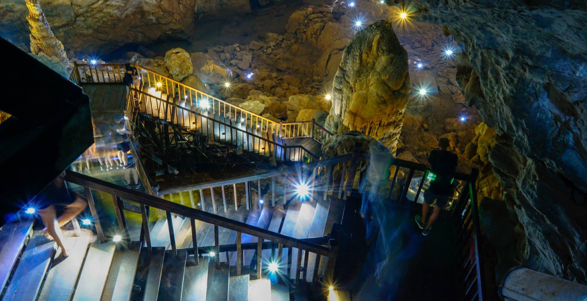 Paradise Cave & Phong Nha Cave One Day