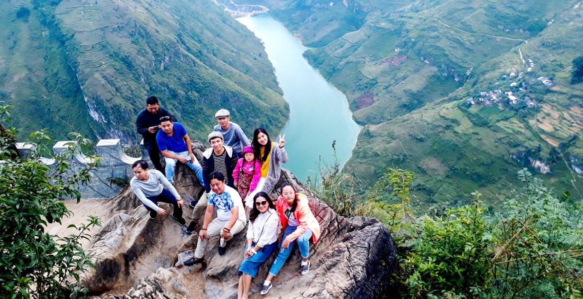 Ha Giang Loop & Ban Gioc Waterfall 5 Days 4 Nights