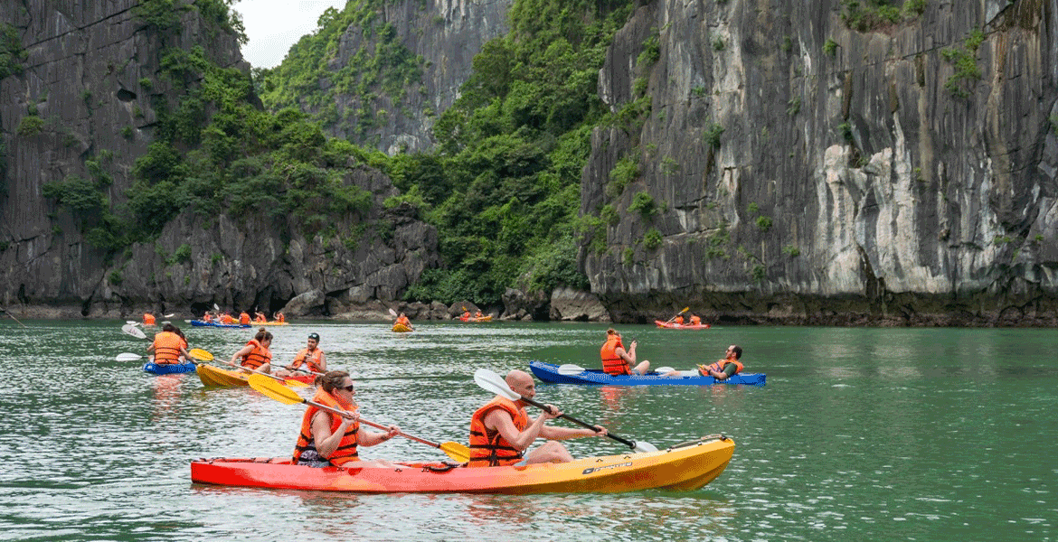 Discover Phong Nha cave from Hanoi