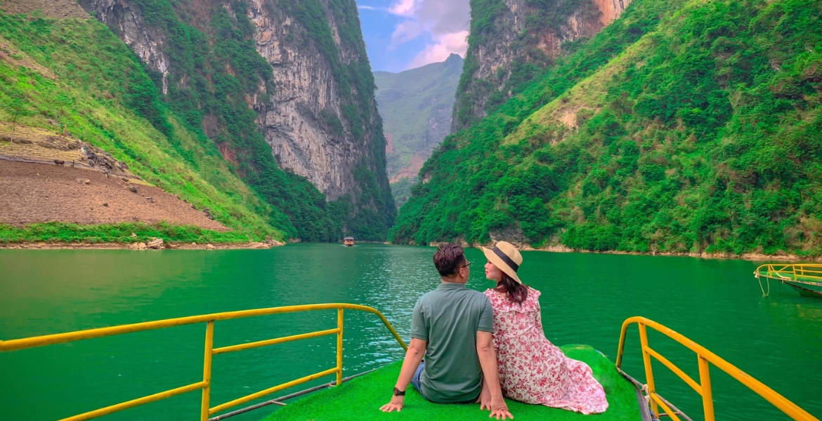 Ha Giang Loop & Ban Gioc Waterfall 5 Days 4 Nights