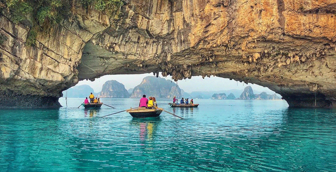 Bai Tu Long Bay 2 Day 1 Night Cruise