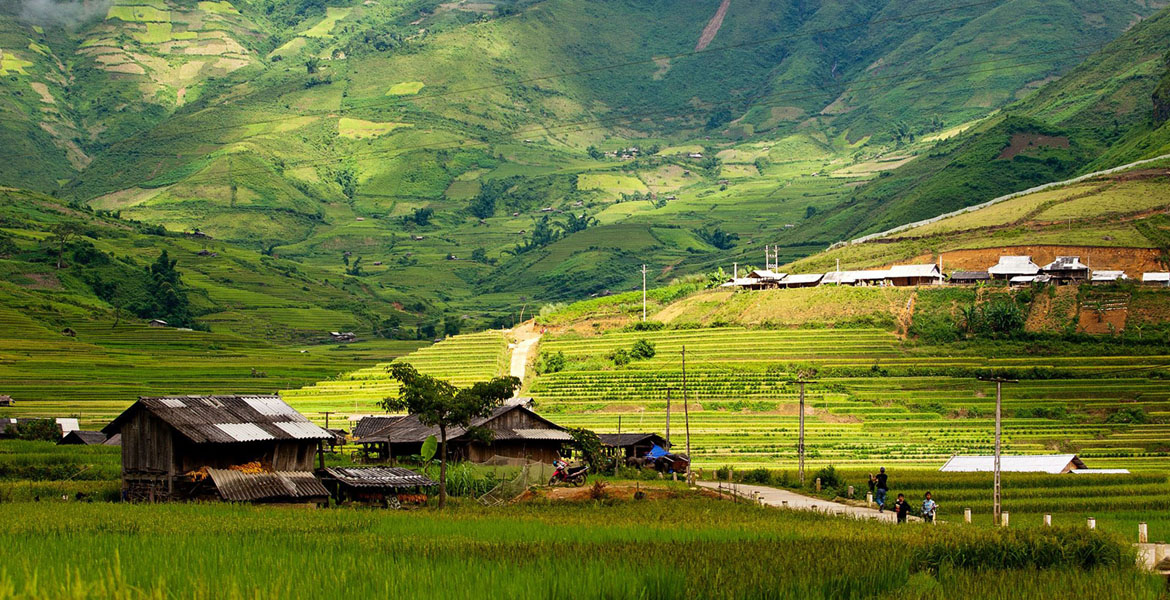 Sapa Trekking Tour with Bus