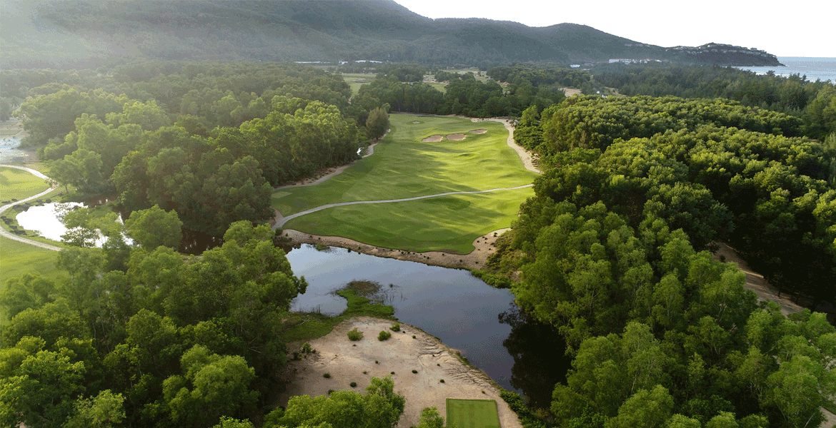 Luxury Central Vietnam Golf Tour