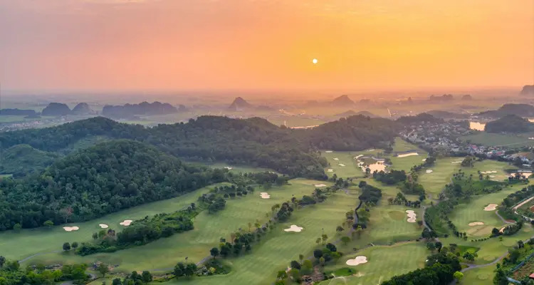 Hanoi, Hoa Binh, Ninh Binh Golf Tour