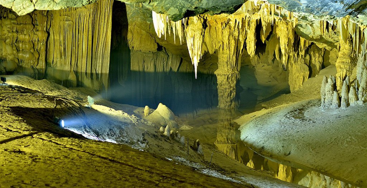 Paradise Cave And Dark Cave One Day